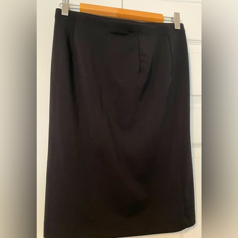Black skirt for sale size 0/XS.  Stretchy material.